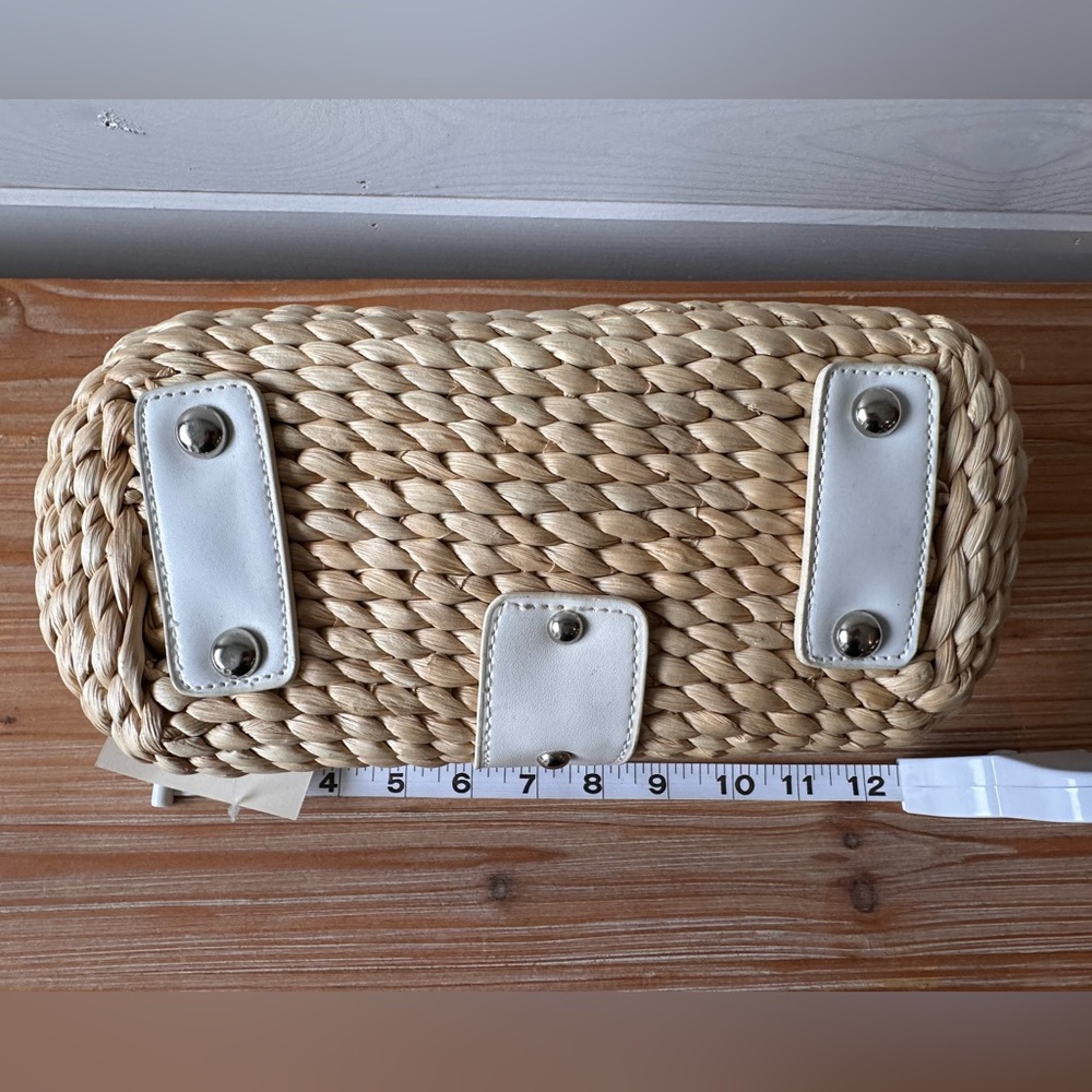 White Trim Woven Straw Tote - Women's Fashion Bag - Picture 5 of 8